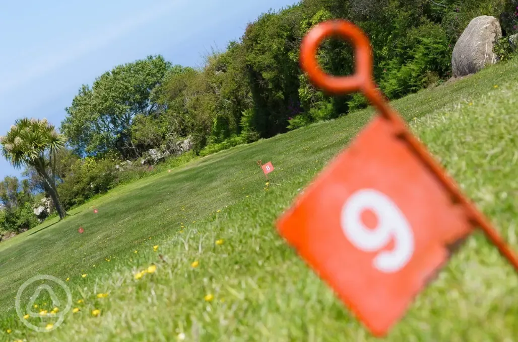 Putting golf