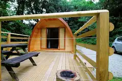 Ensuite glamping pod with raised deck area