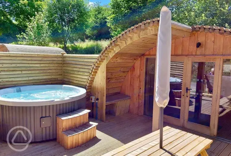 Ensuite glamping pod with hot tub