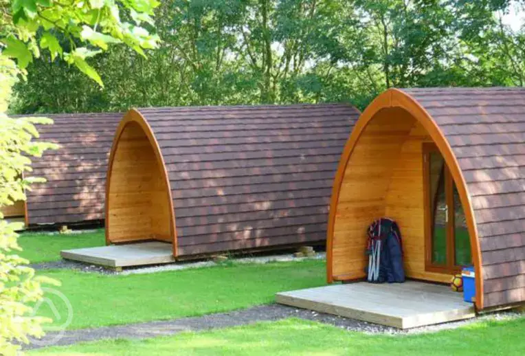 Camping pods, unfurnished with heater, electricity and lighting (pet free)