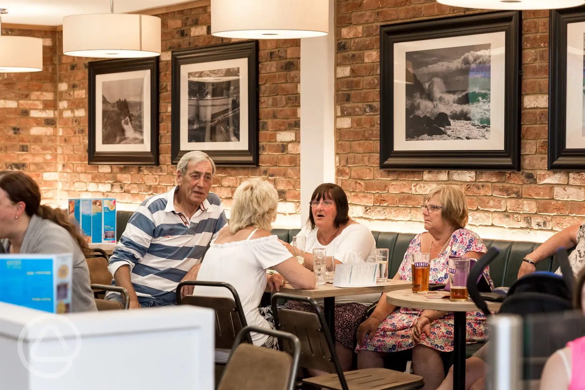 Casatways restaurant with a breakfast, lunch and dinner menu
