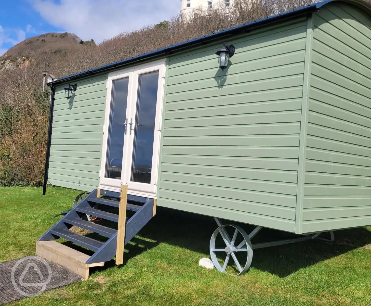 Shepherd's hut with small steps to the entrance