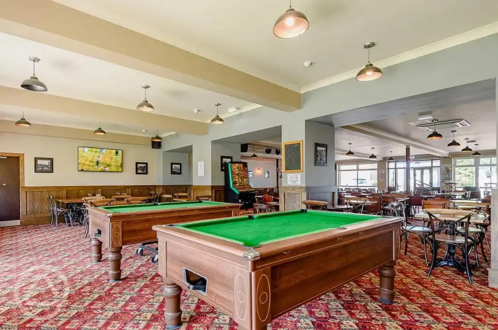 Pitch and Putt Inn pool tables