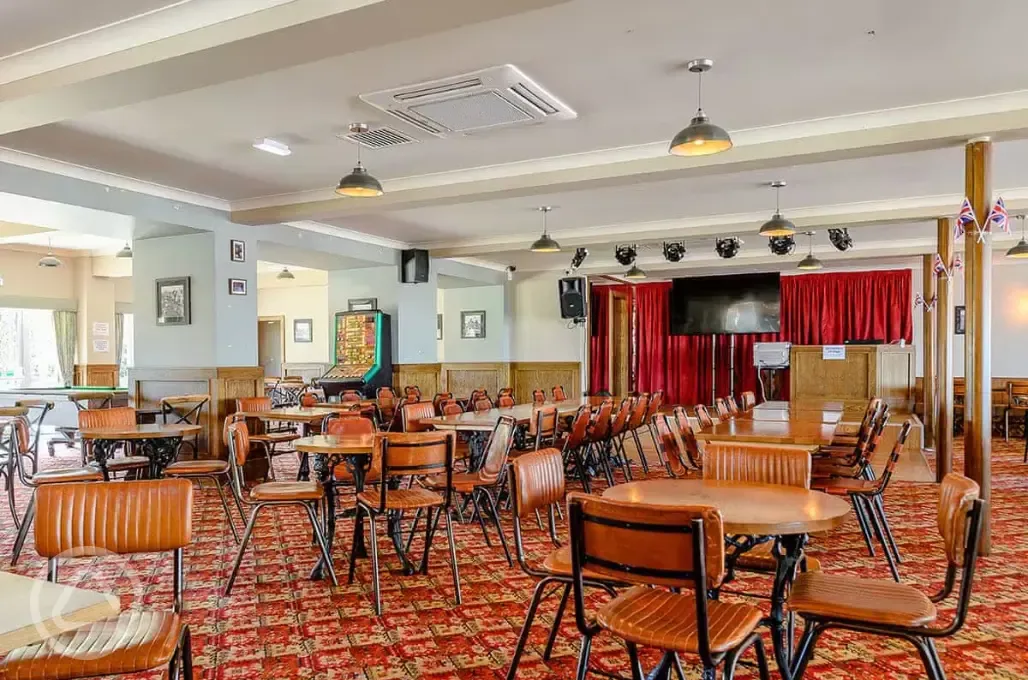 Pitch and Putt Inn seating