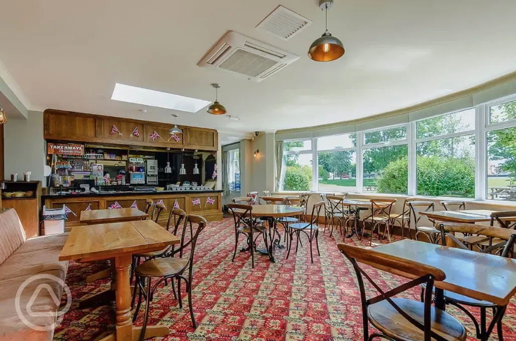 Pitch and Putt Inn seating