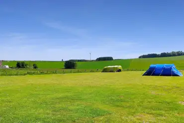 Electric tent pitches