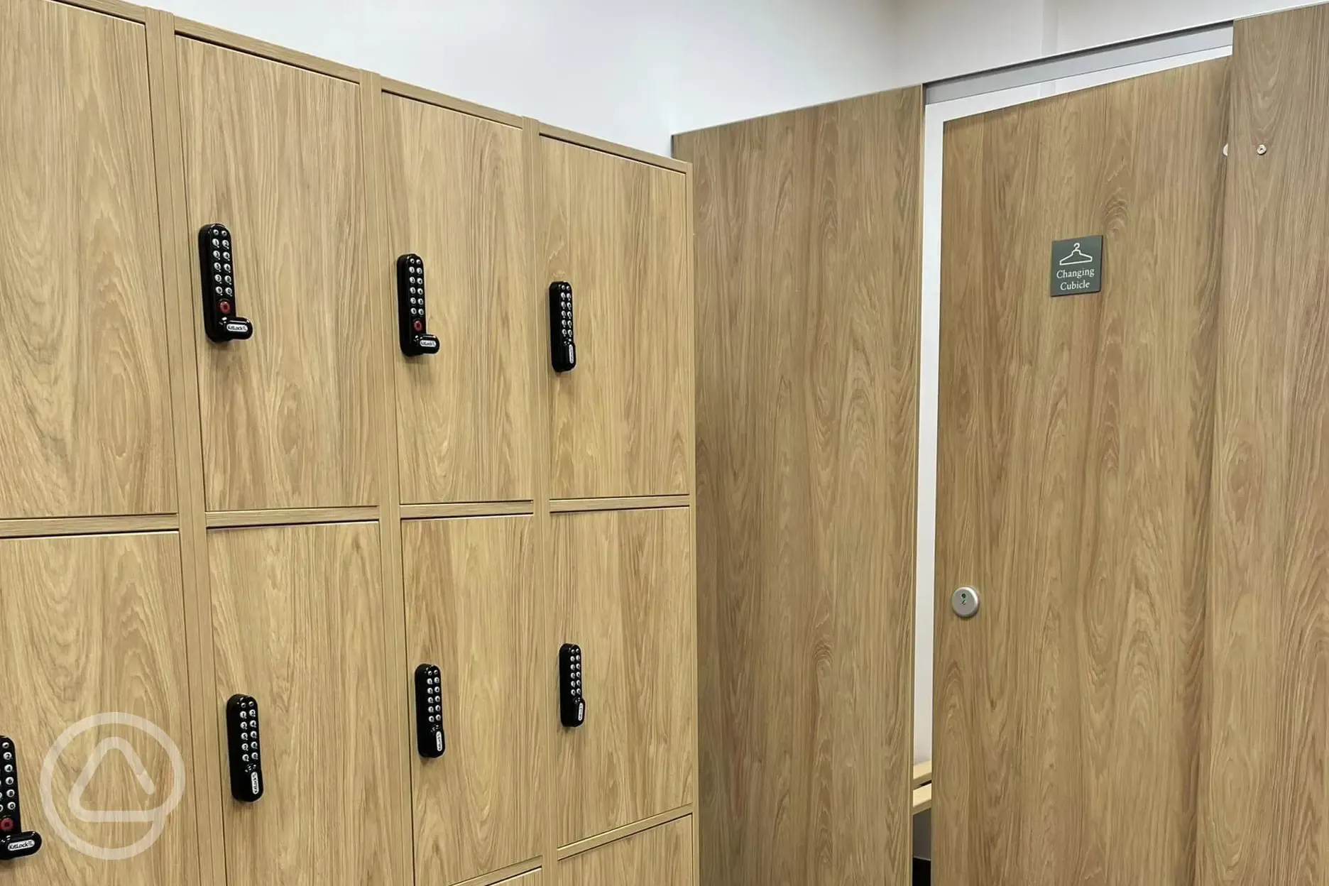 Changing rooms with lockers