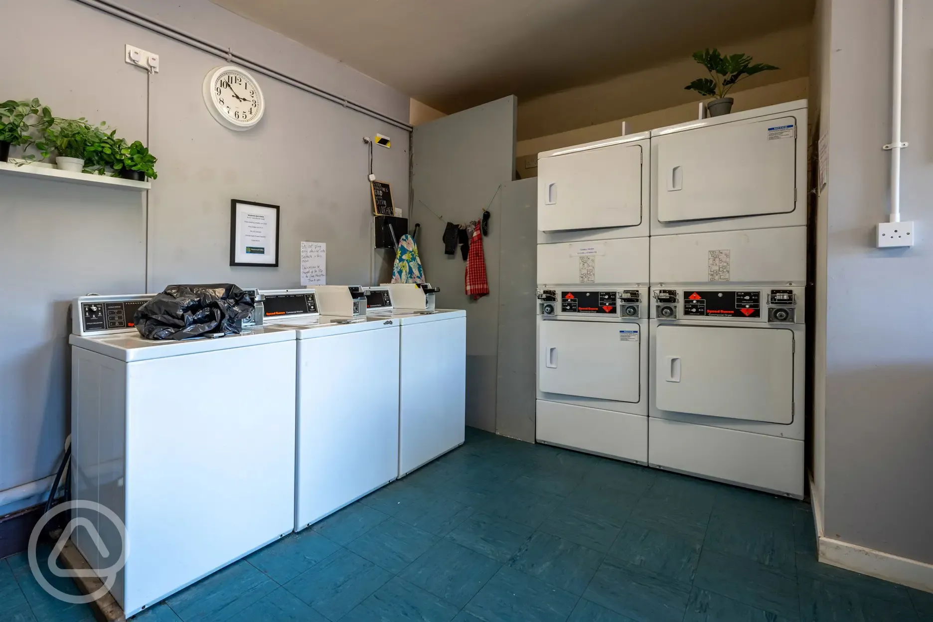 Laundry area (coin operated)