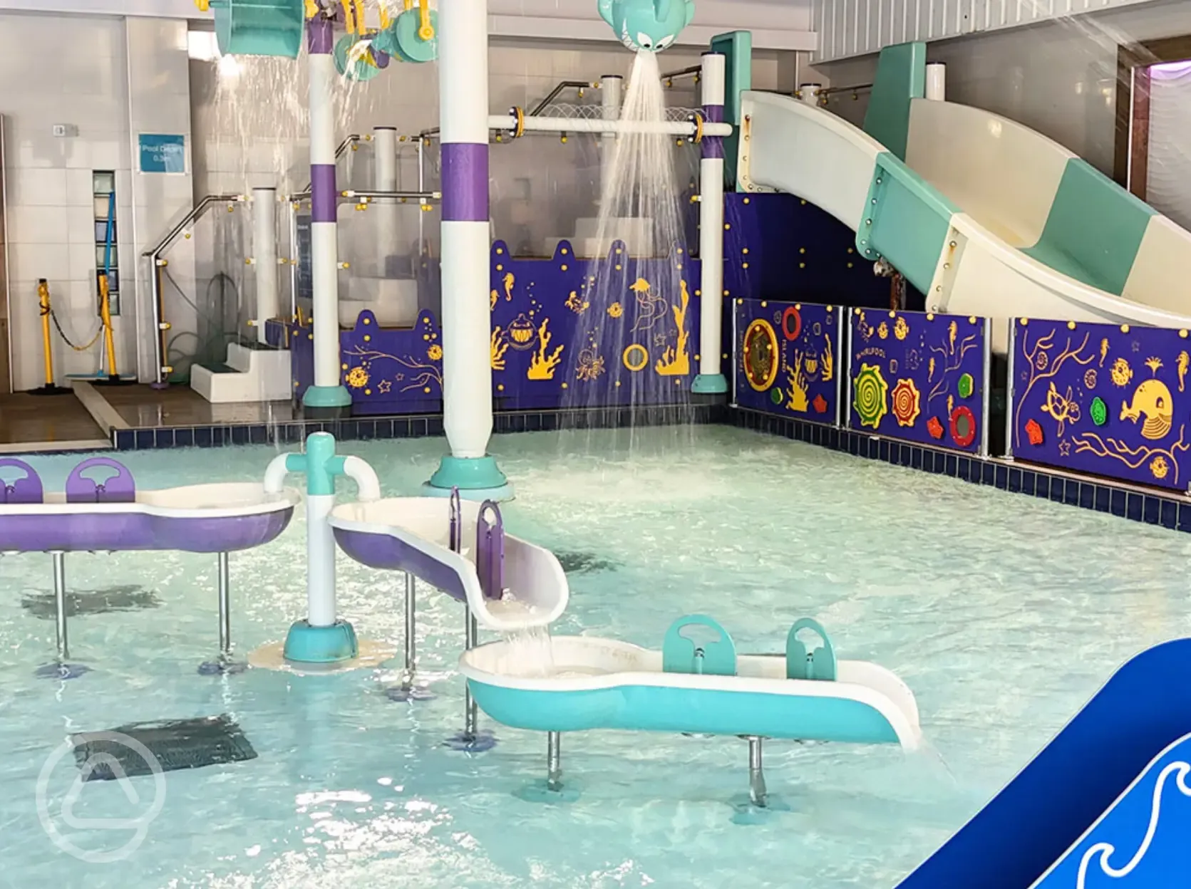 Indoor splash play zone