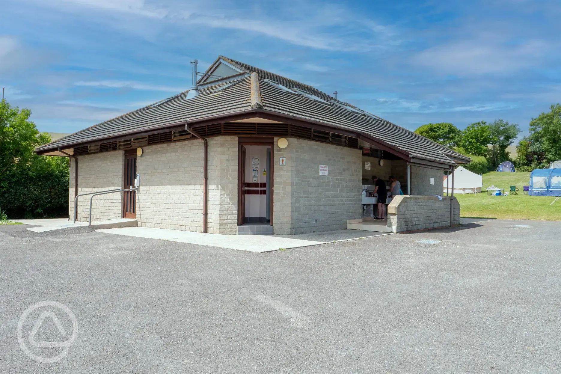 Lower wash block exterior
