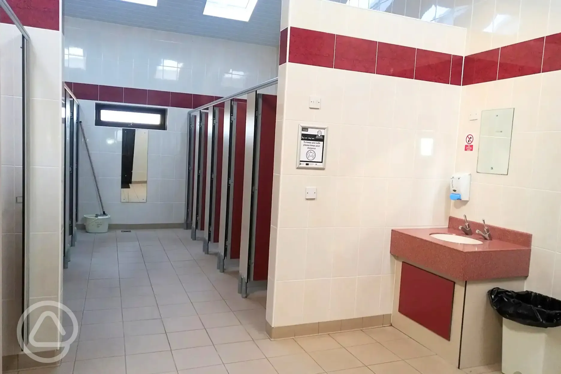 Toilet cubicles and hand basins Toilet cubicles and hand basins