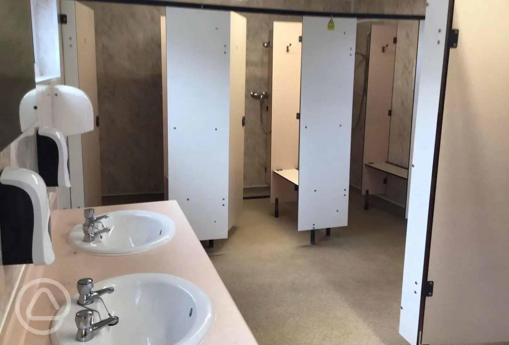 Huntick Farm Caravan Park in Poole, Dorset book online now