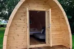 Large camping pod (four persons)