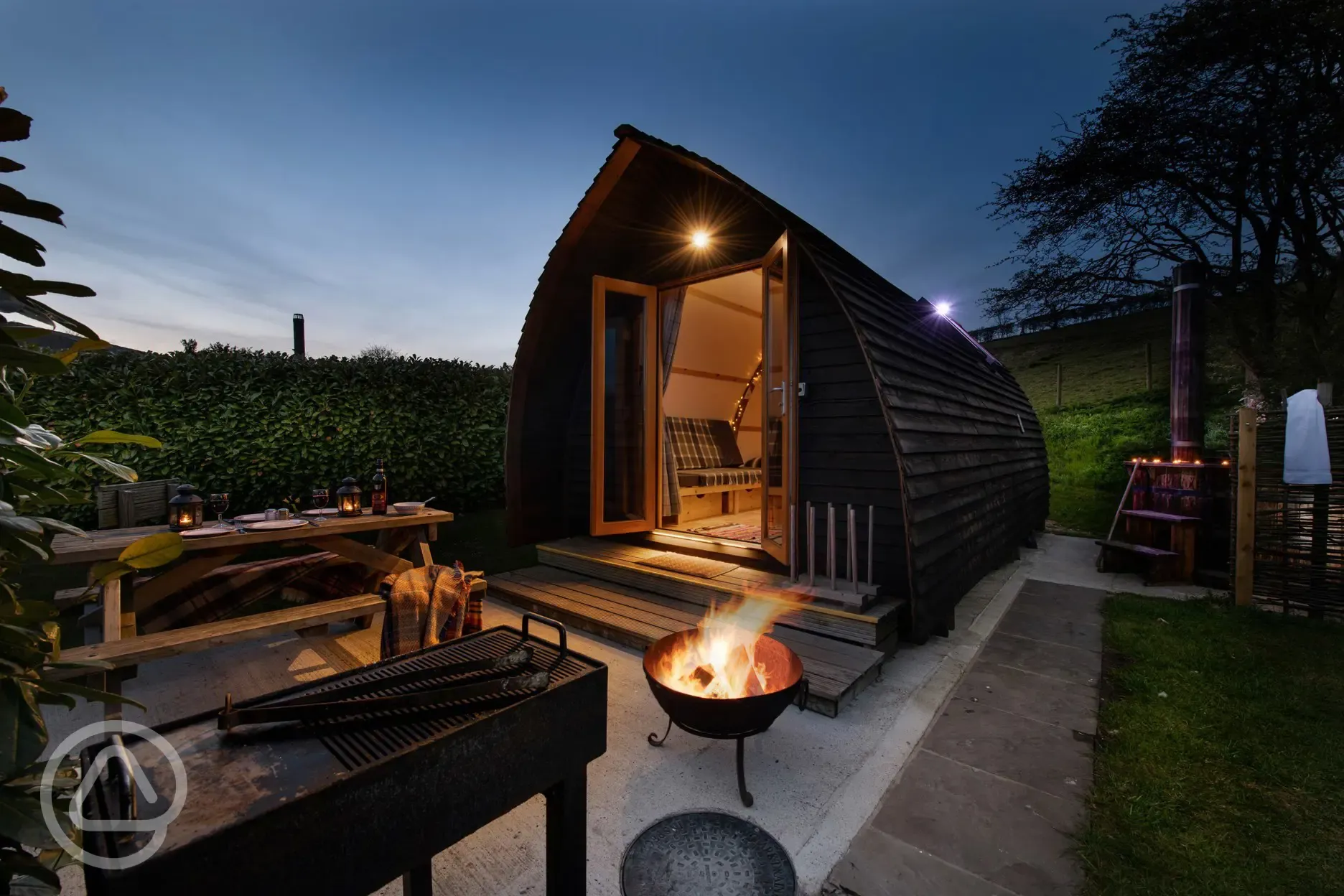 Deluxe ensuite Wigwam pod with hot tub