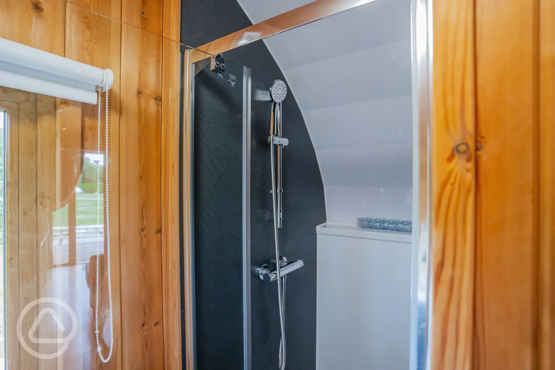 Deluxe Mega Pod ensuite Deluxe Mega Pod ensuite