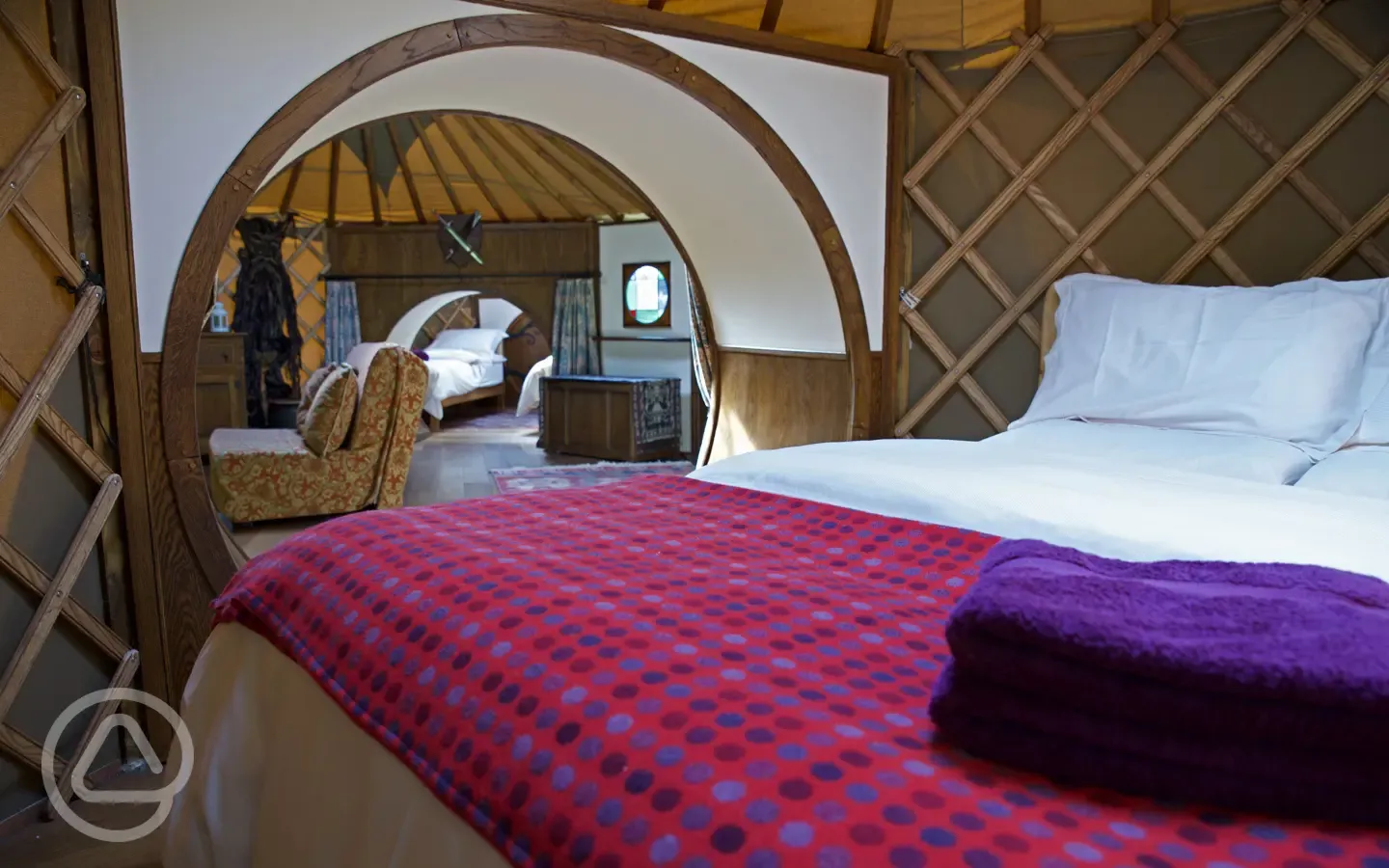 Halfling yurt double bed
