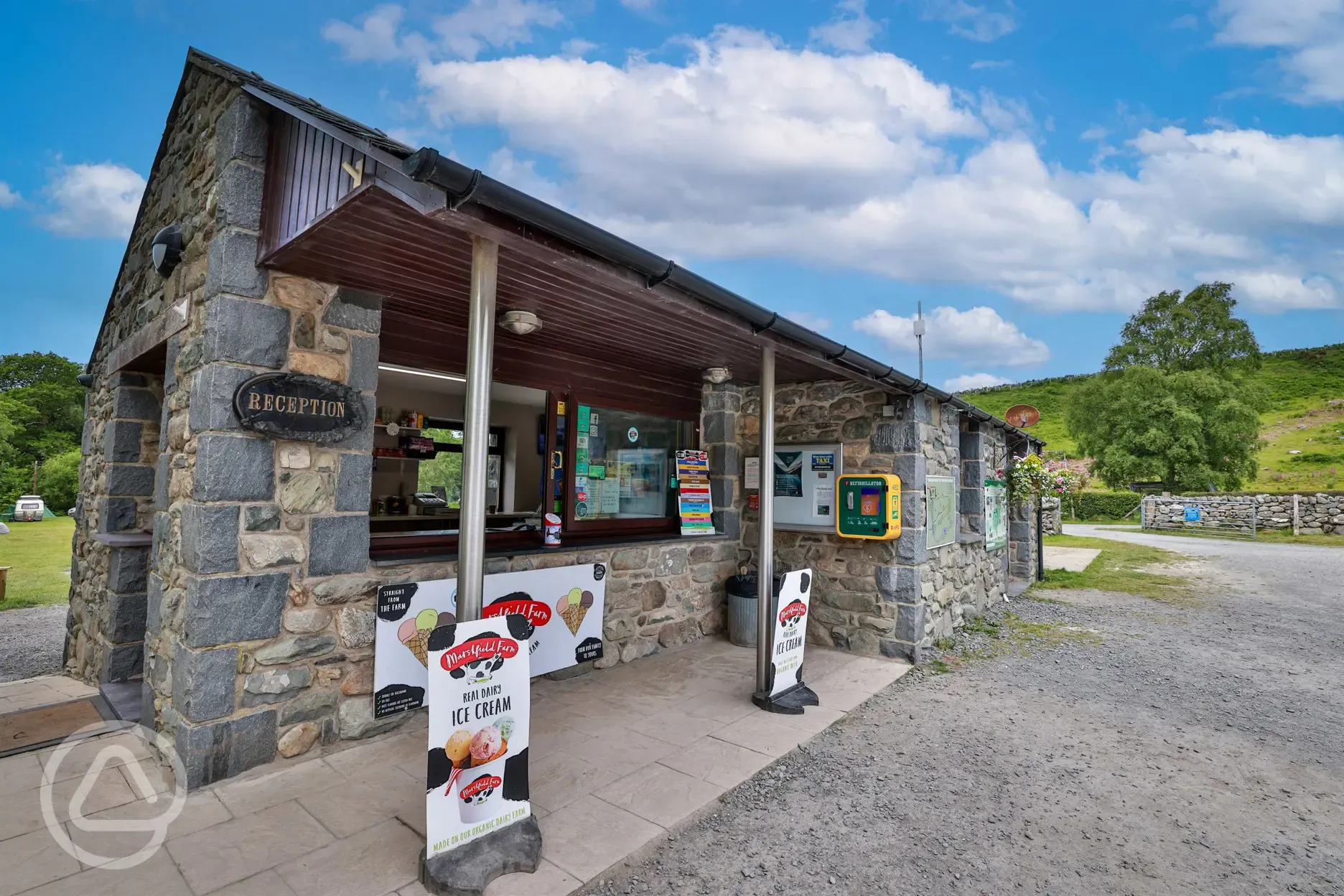 Site reception and shop selling ice cream, drinks and camping equipment Site reception and shop selling ice cream, drinks and camping equipment