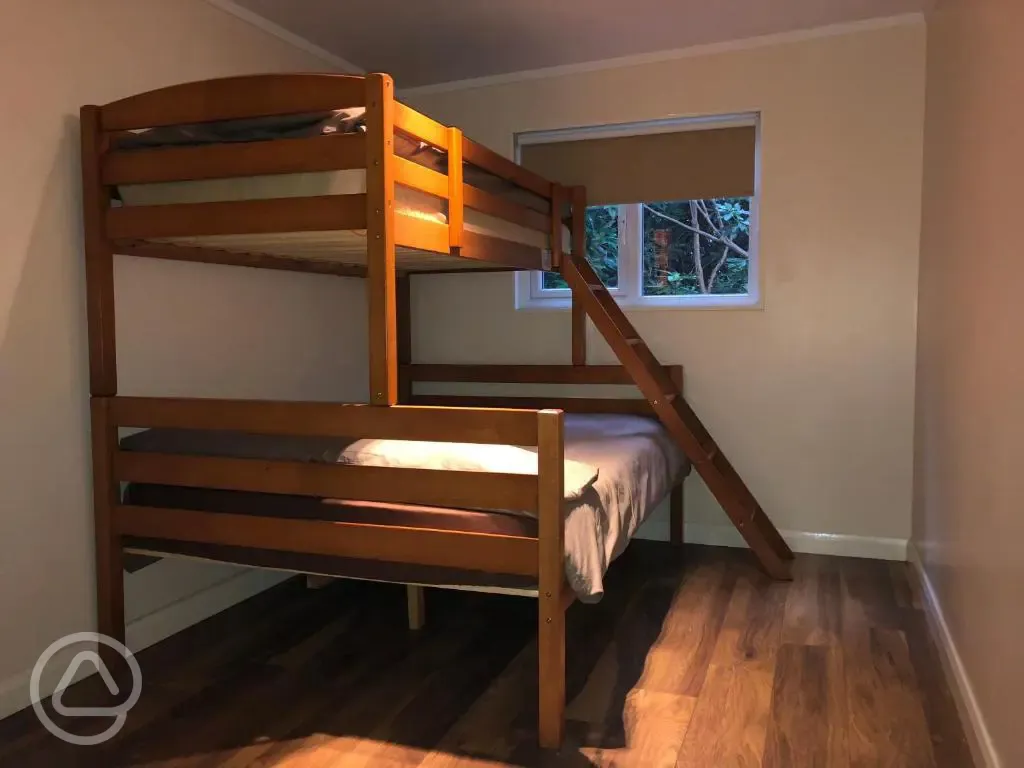 Cabin triple bunk room