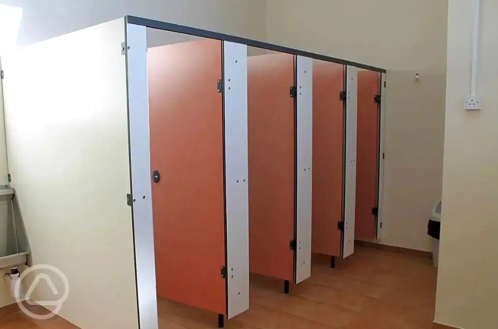 Facilities with shower cubicles