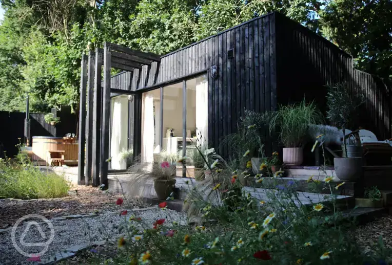Ensuite cabin exterior