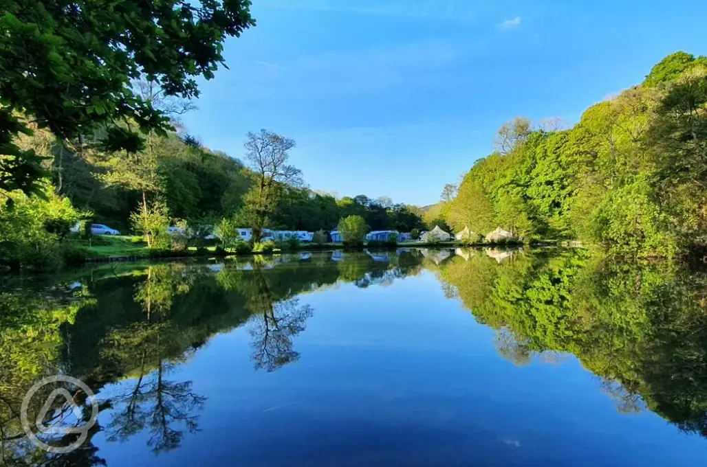 Waterside touring and glamping pitches 