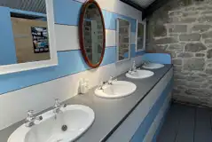 Mens' sinks