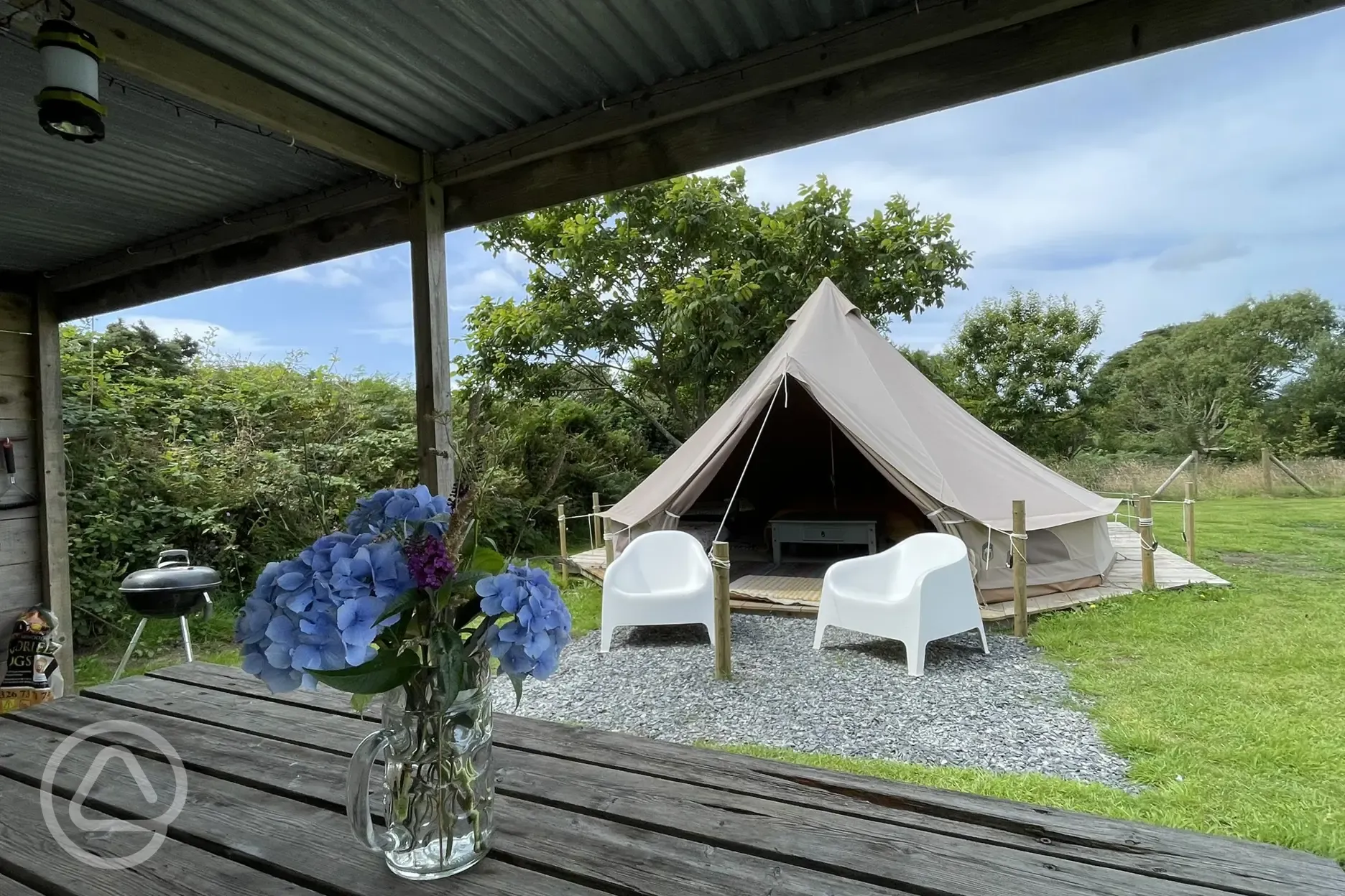 Bell tent 