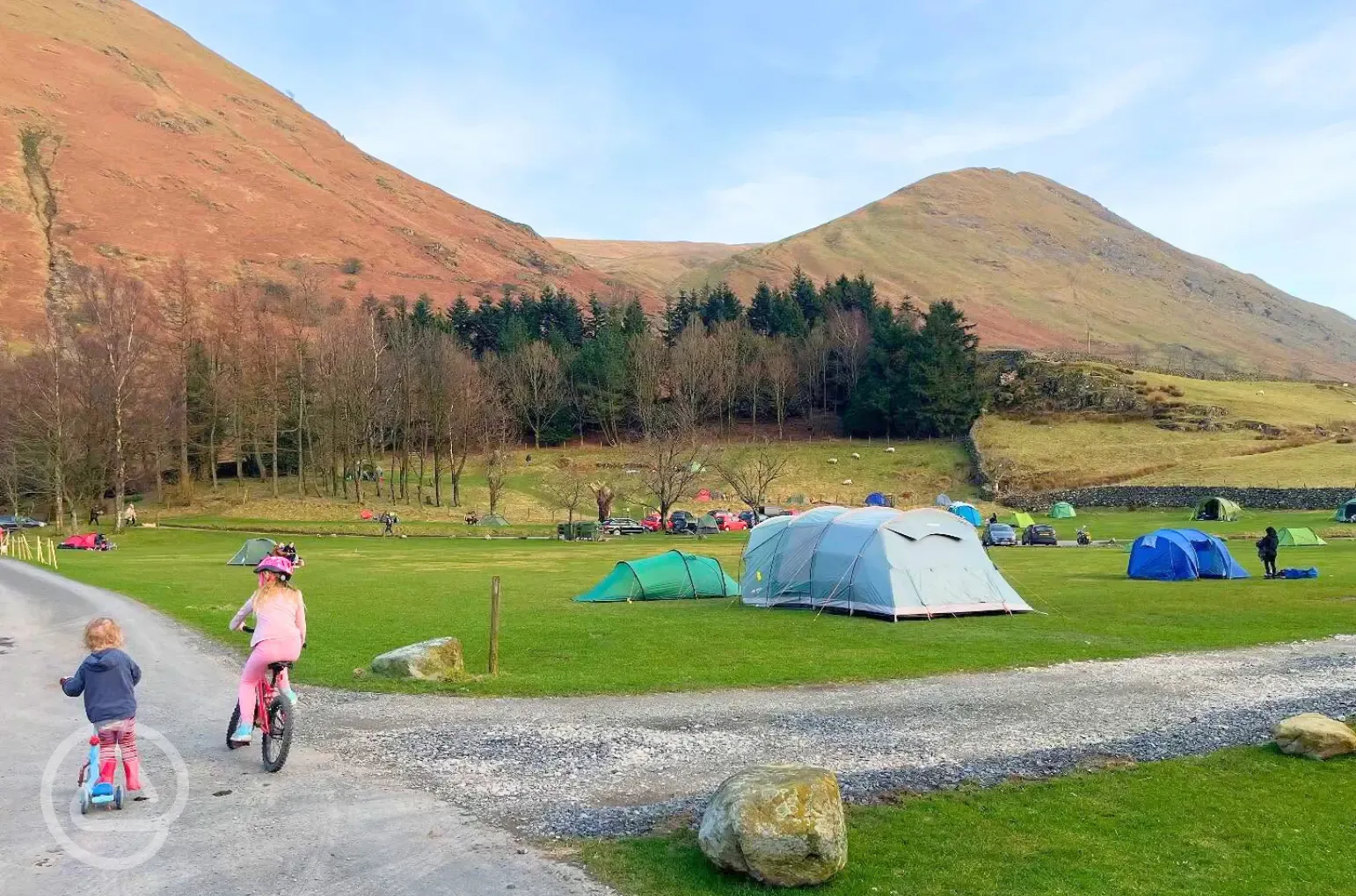 Non electric grass pitches (not assigned, so choose where you pitch)