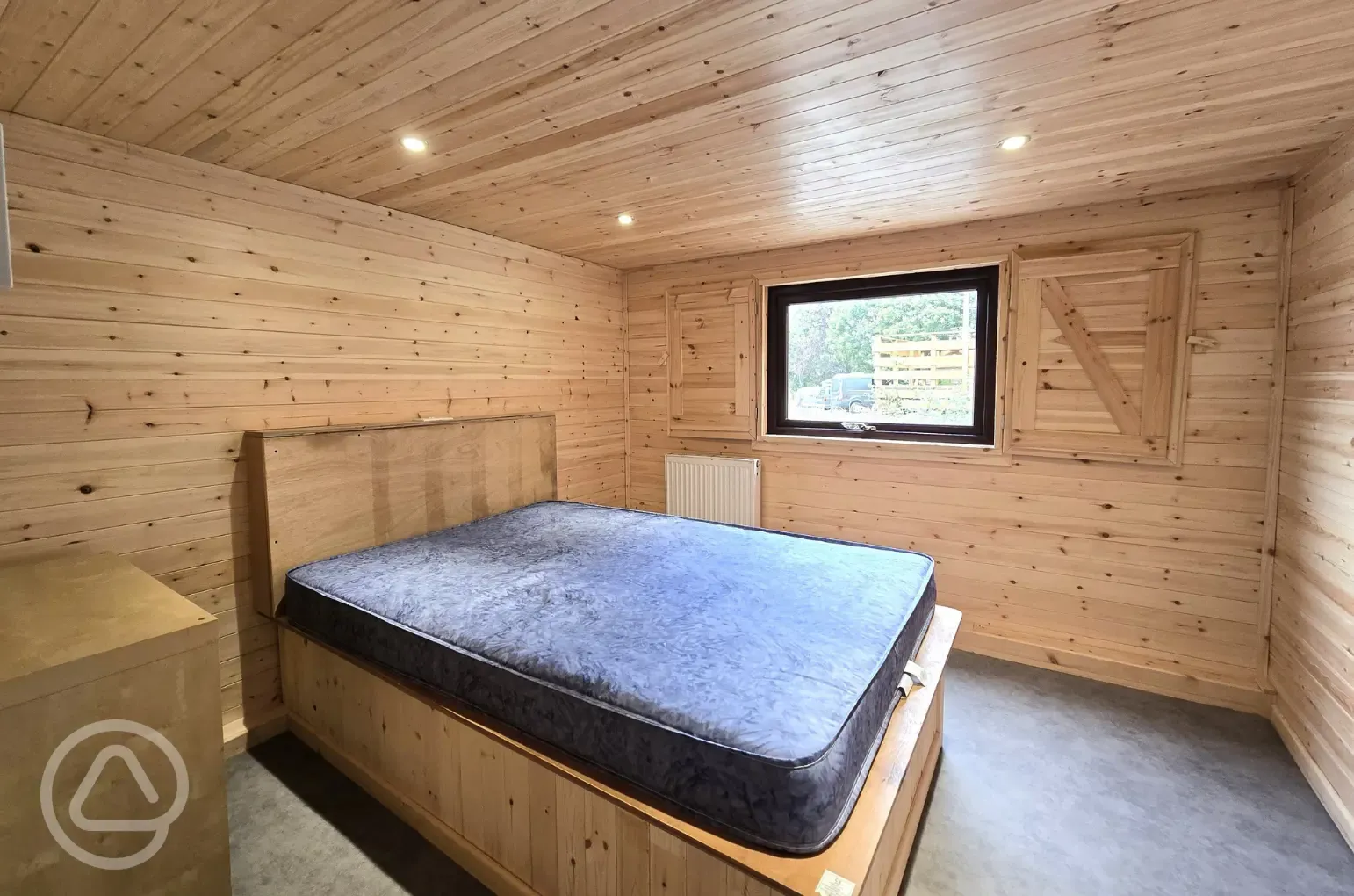 Silver Birch lodge double bedroom