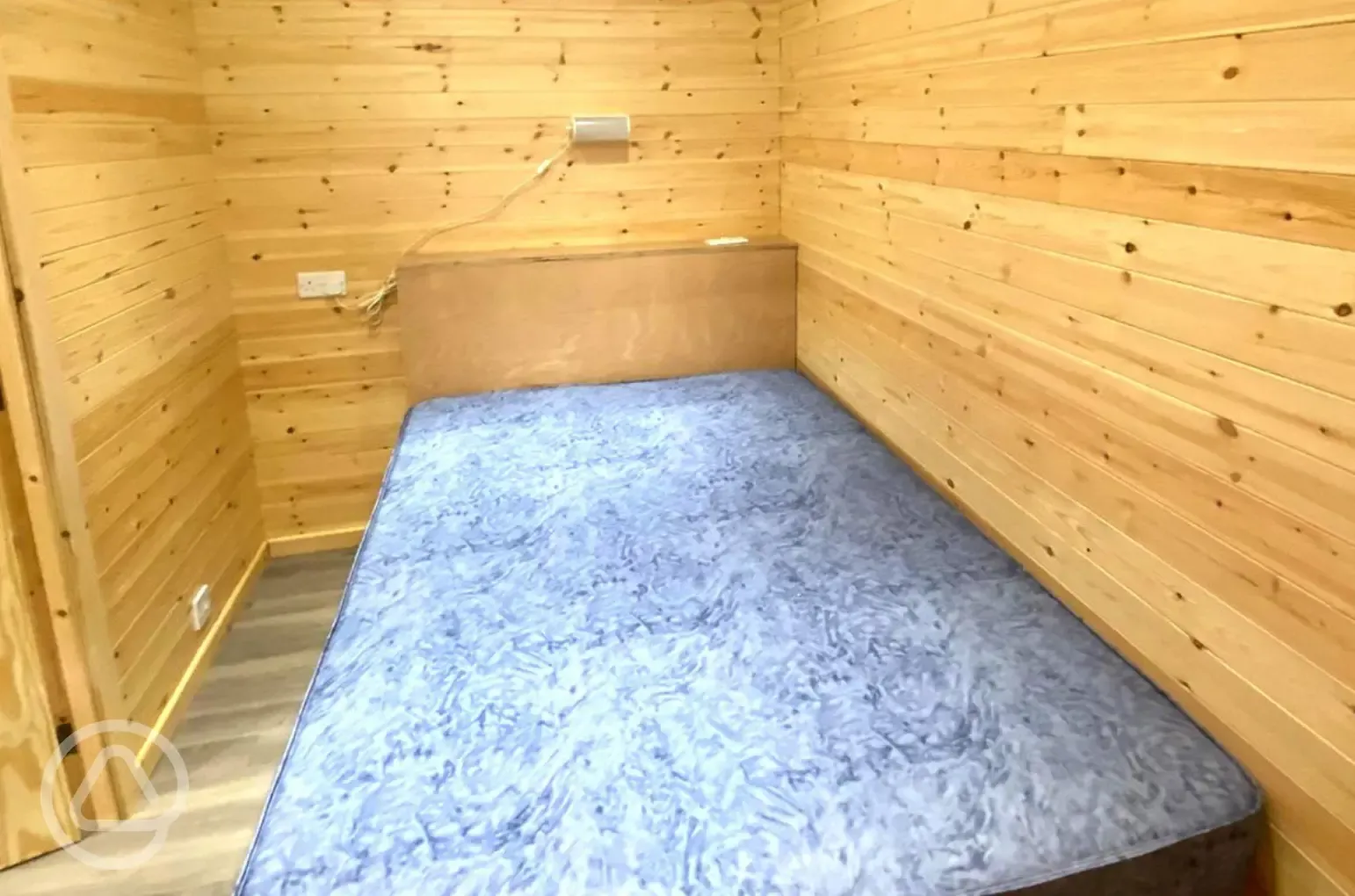 Pine/Ash lodge double bedroom
