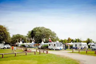 Holme Pierrepont Country Park Campsite, Holme Pierrepont, Nottingham, Nottinghamshire (8.9 miles)