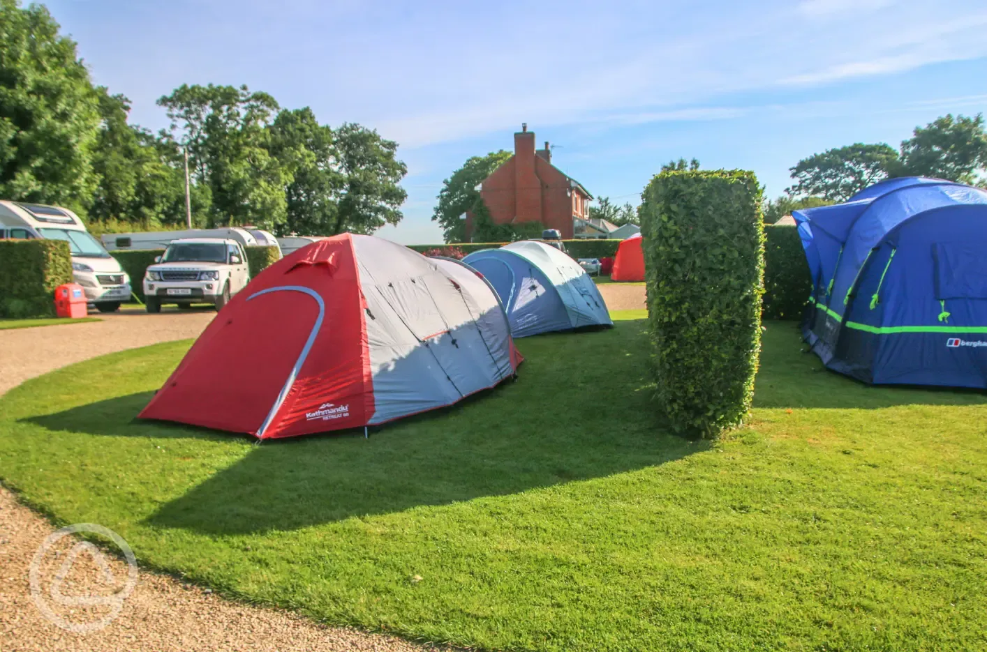 Fully serviced grass and hardstanding pitches