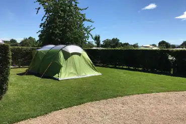 Fully serviced grass and hardstanding pitches