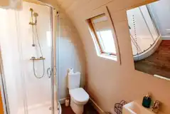 Luxury pod and hot tub ensuite - sleeps five