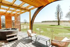 Luxury pod and hot tub - sleeps five