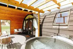 Luxury pod and hot tub - sleeps five