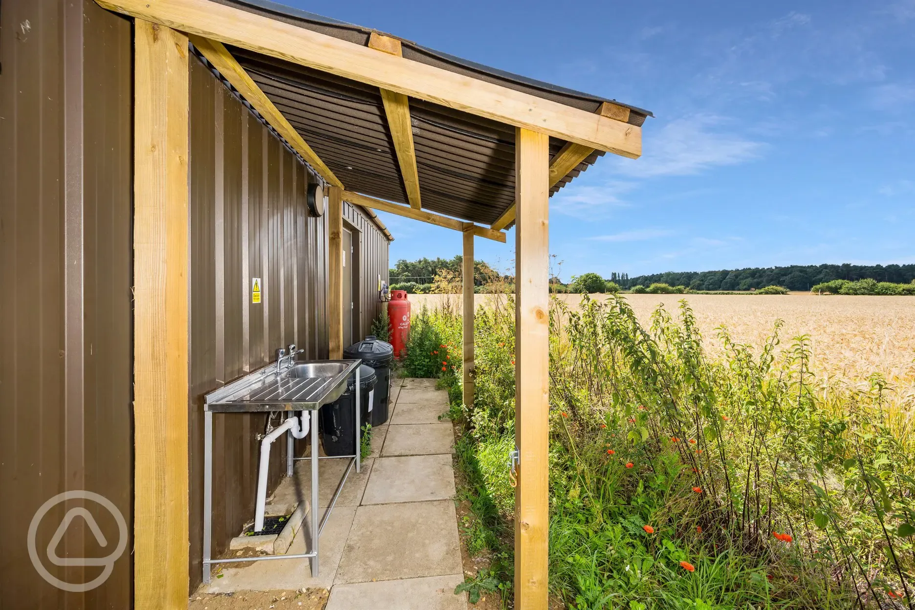 Outdoor washing up area at Gatton Waters Outdoor washing up area at Gatton Waters