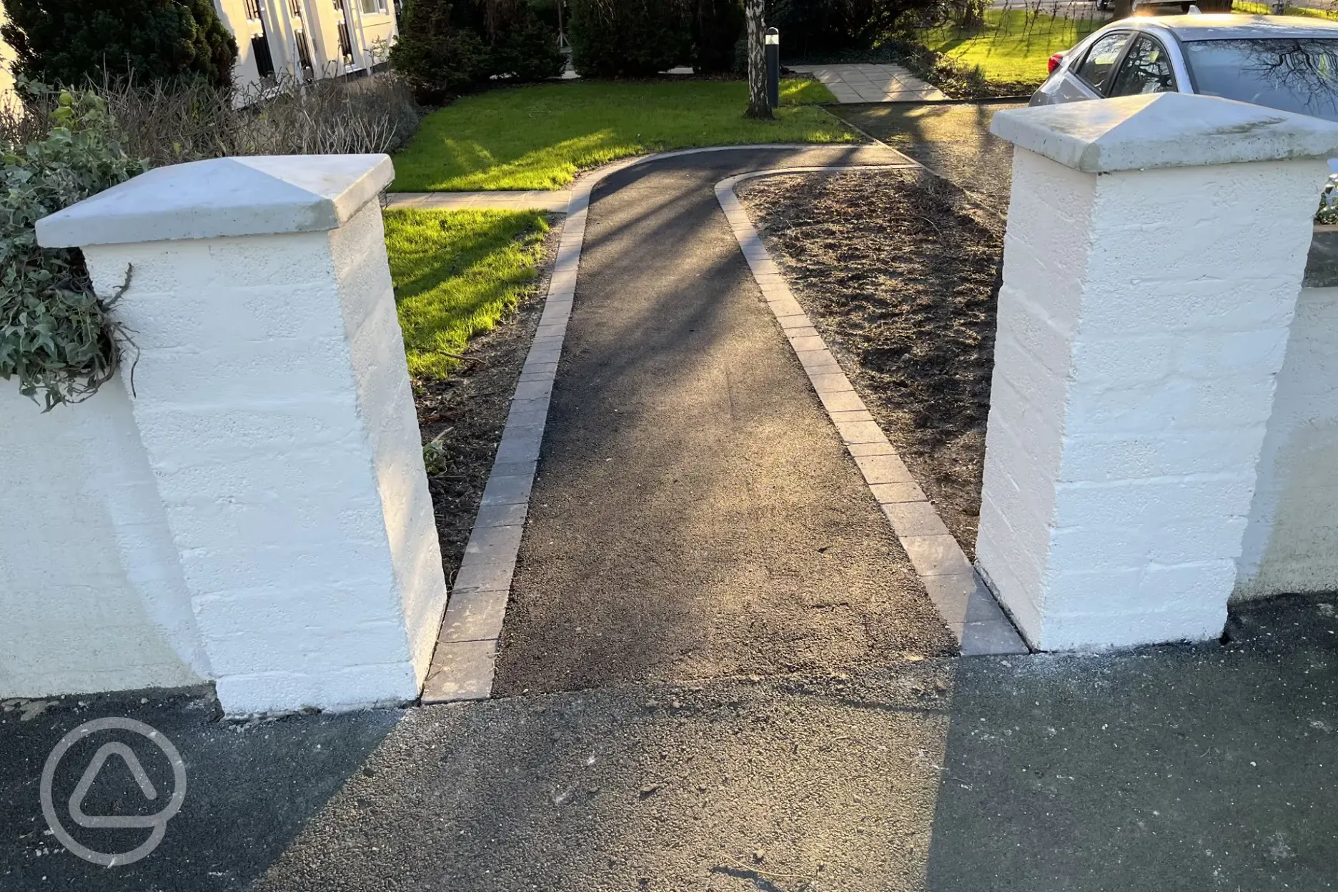 Pedestrian and cycling entrance