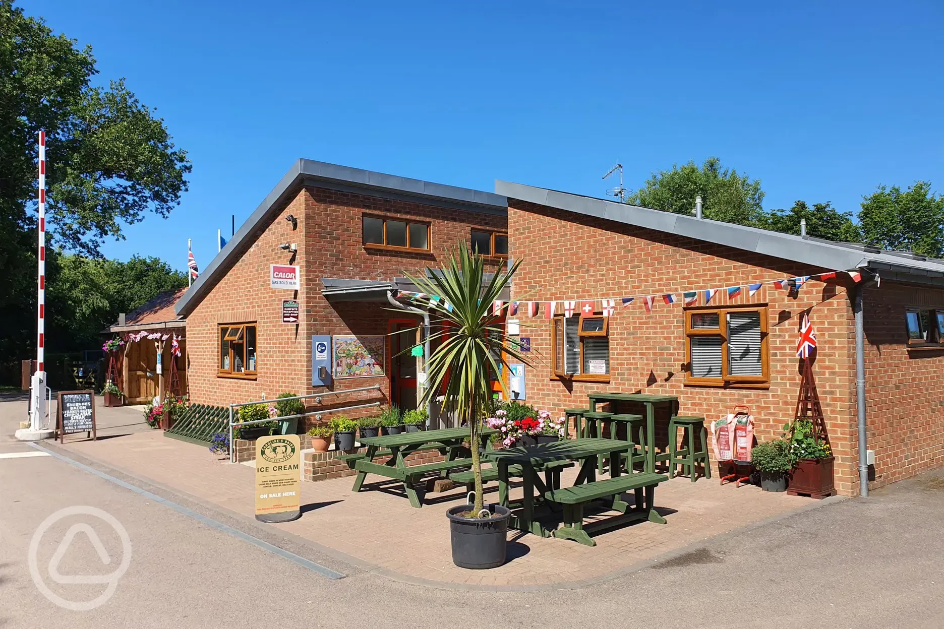 Café and facilities block at Stubcroft Farm Campsite
