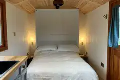 Railway carriage bed