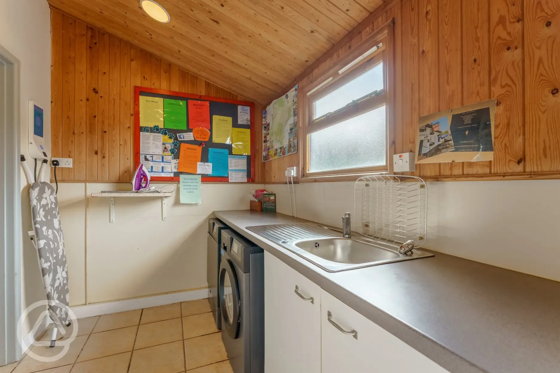 Washing up and laundry area