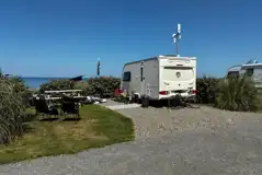 Red Kite fully serviced gravel pitches with hedging