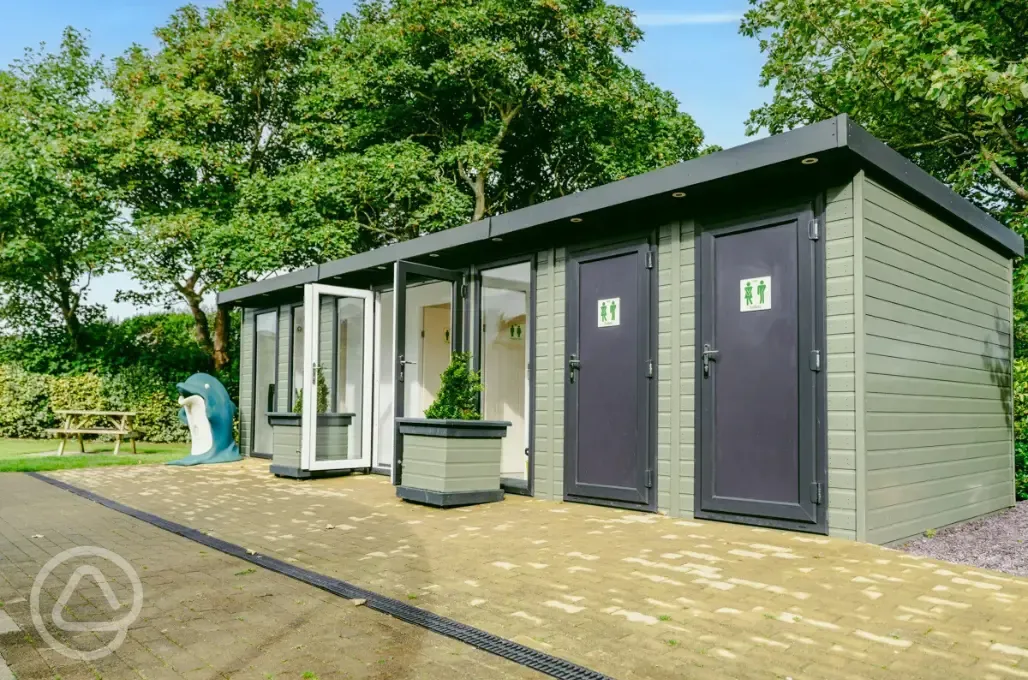 Toilet and shower block at Morfa Bychan 