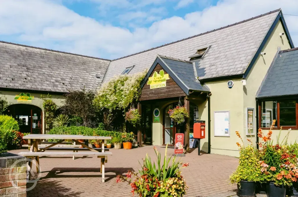 Reception with picnic benches
