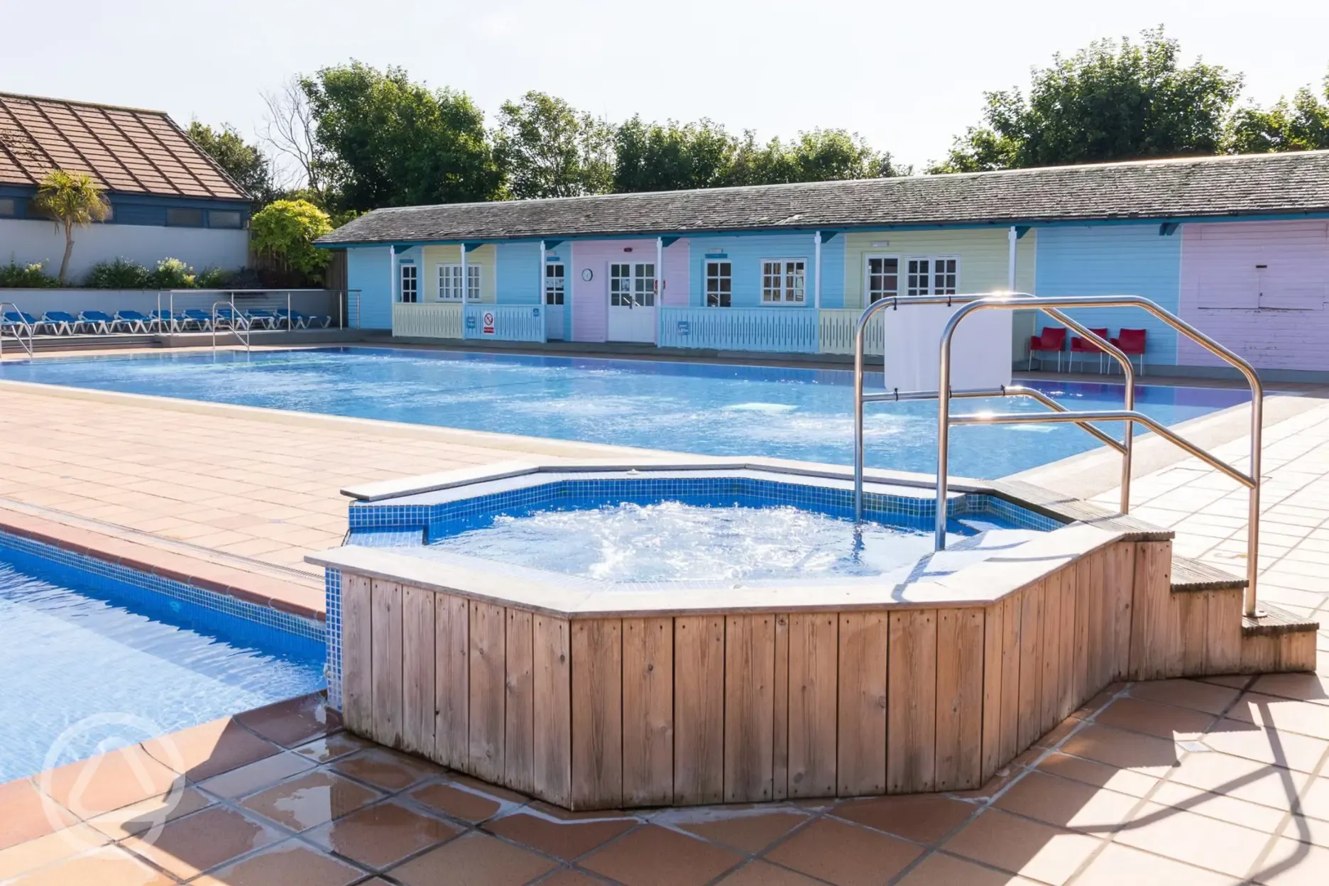 Outdoor jacuzzi 