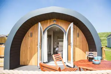 Superior glamping pod with hot tub