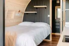 Mega ensuite glamping pod - king size bed