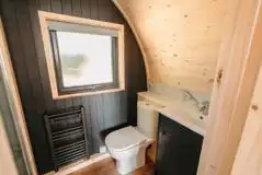 Mega ensuite glamping pod - bathroom