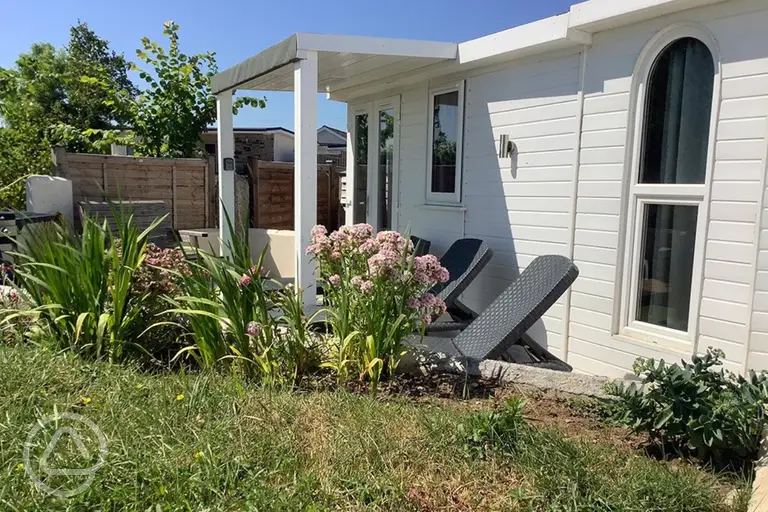 Garden View ensuite glamping cabin 