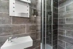 Estuary view shepherd's hut bathroom